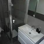 King With Private Parking Apartment *