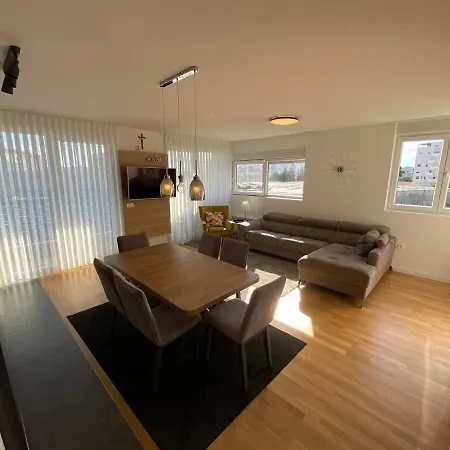 King With Private Parking * ザダル