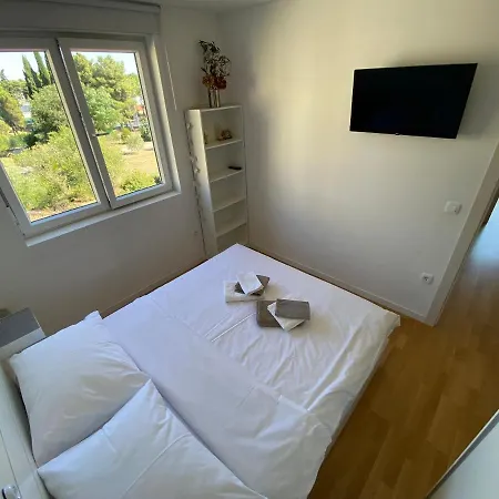 King With Private Parking Apartamento Zadar
