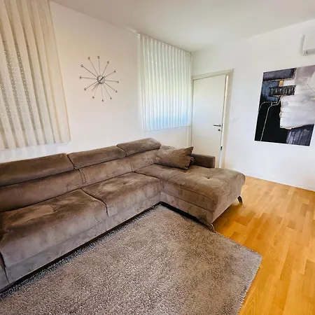 Appartamento King With Private Parking