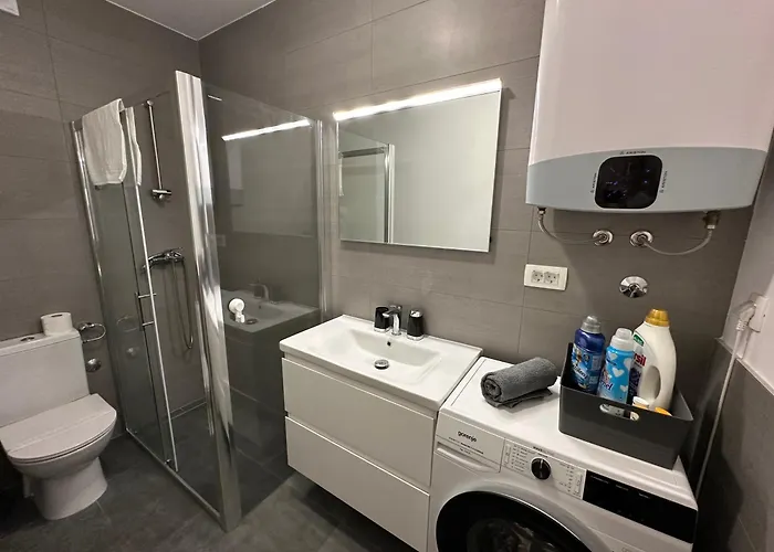 アパート King With Private Parking ザダル